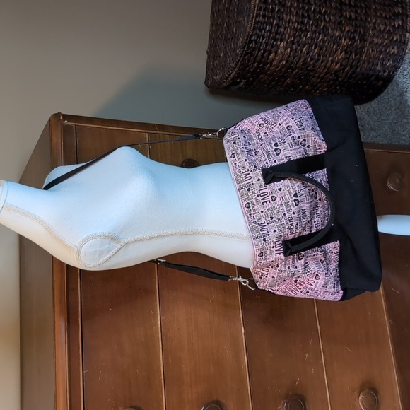Victoria's Secret Handbags - Victoria's Secret CLASSIC Pink & Black Duffle Weekender Bag VS Y2K